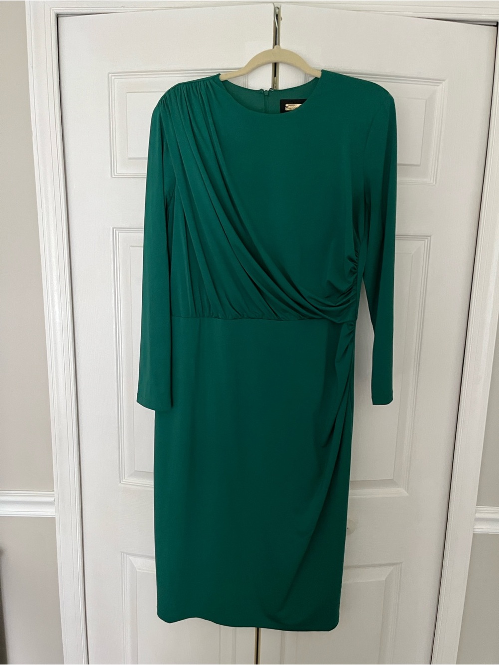 Elegant Draped Green Long-Sleeve Sheath Dress